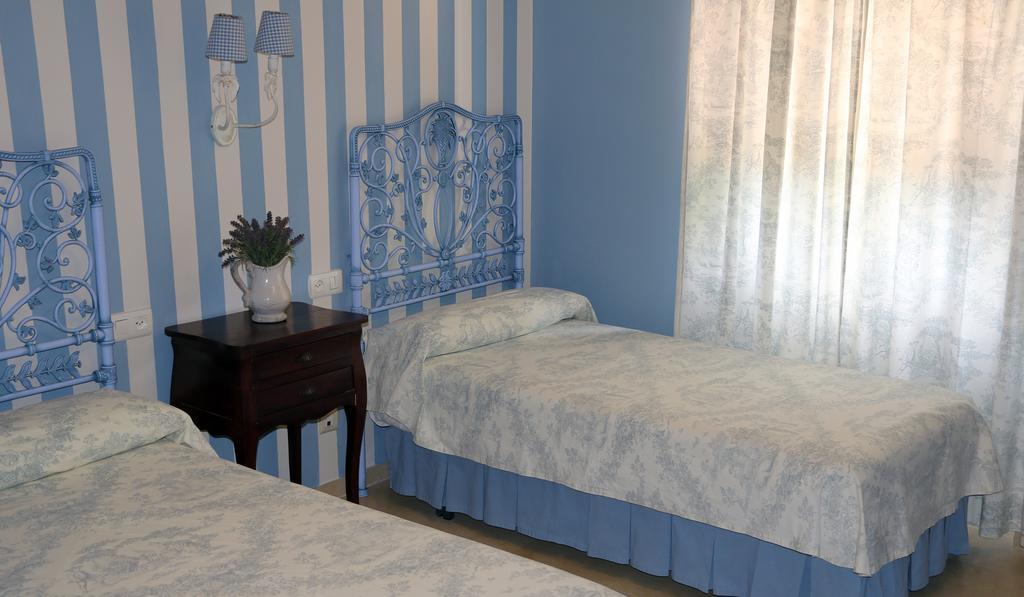 Hostal Emilia Trujillo Exterior foto
